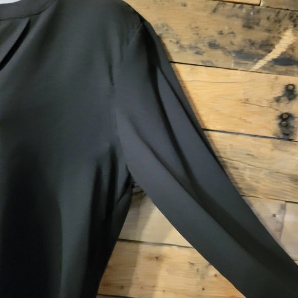 Ann Taylor women's black dress blouse with pleated front size medium - Picture 4 of 11